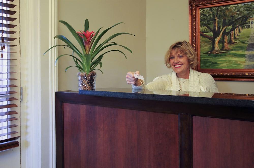 Inn On St. Peter, A French Quarter Guest Houses Property Ню Орлиънс Екстериор снимка