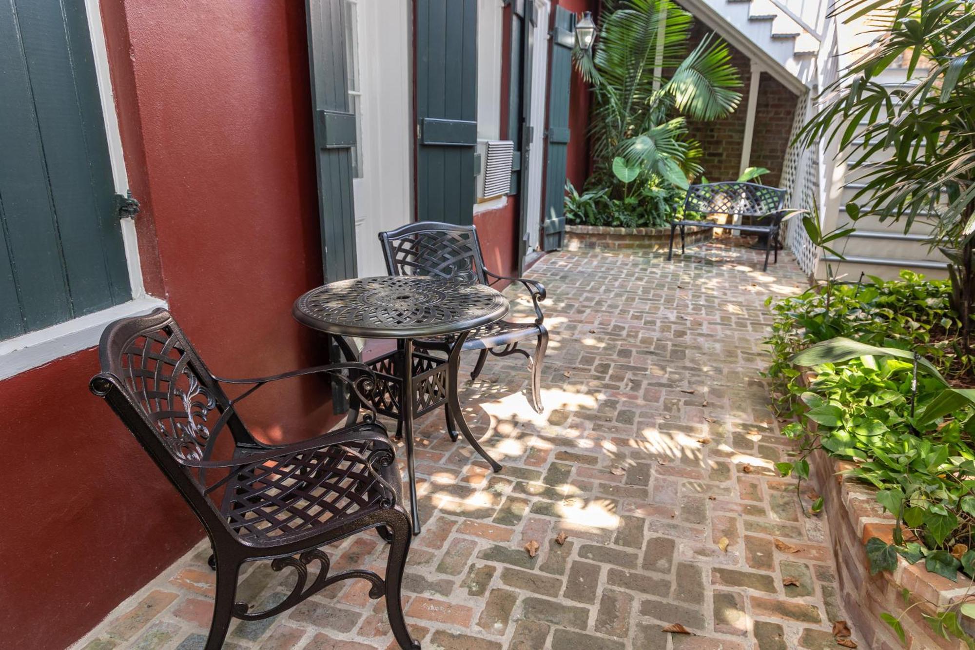 Inn On St. Peter, A French Quarter Guest Houses Property Ню Орлиънс Екстериор снимка