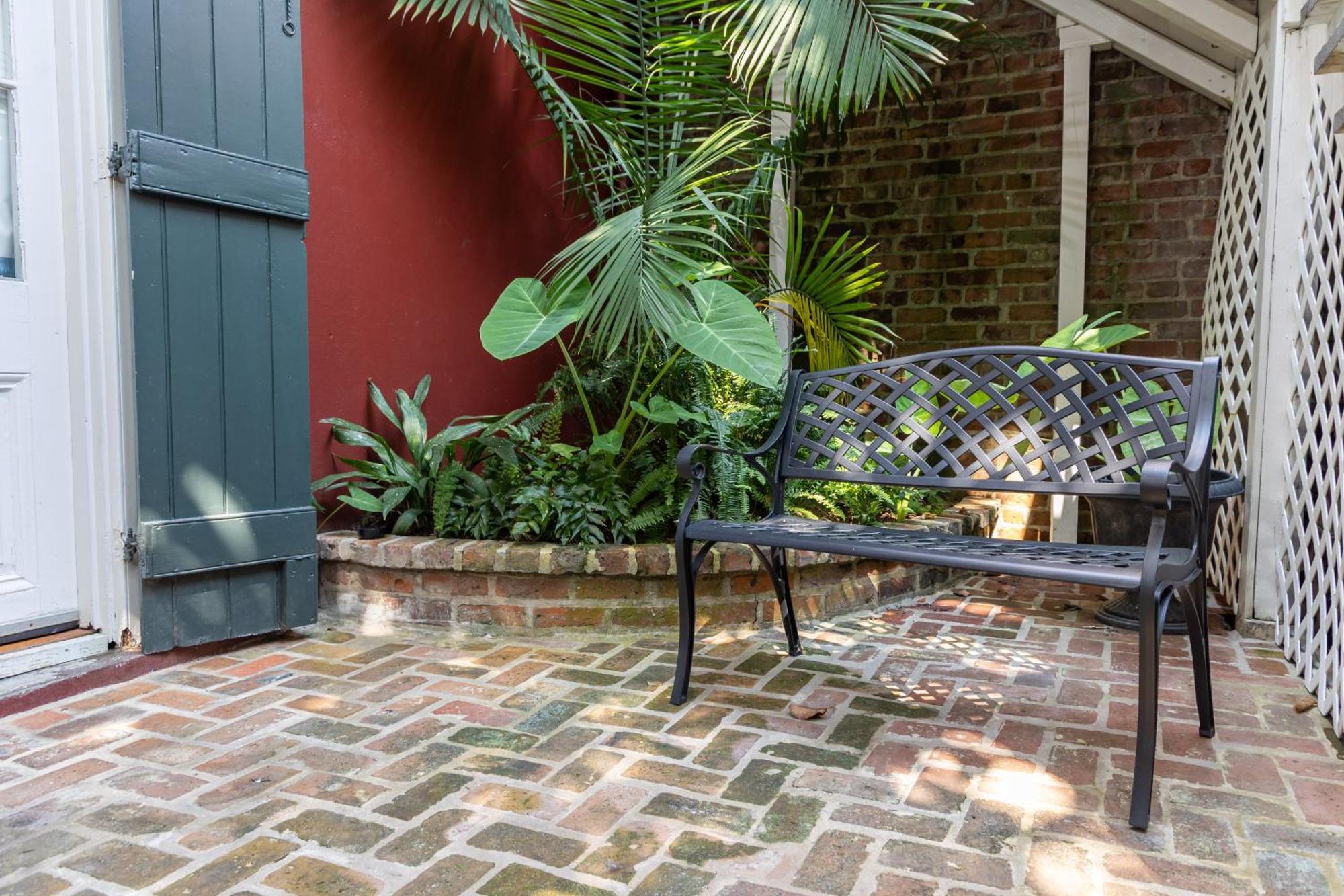 Inn On St. Peter, A French Quarter Guest Houses Property Ню Орлиънс Екстериор снимка