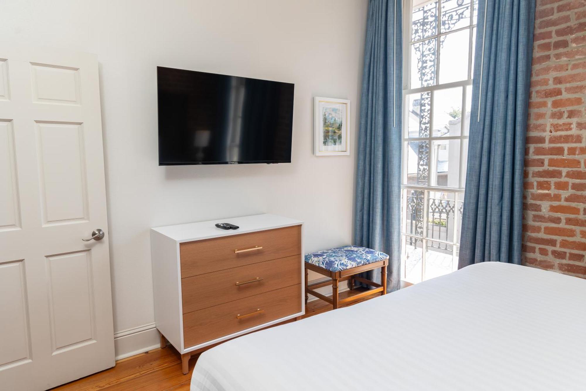 Inn On St. Peter, A French Quarter Guest Houses Property Ню Орлиънс Екстериор снимка
