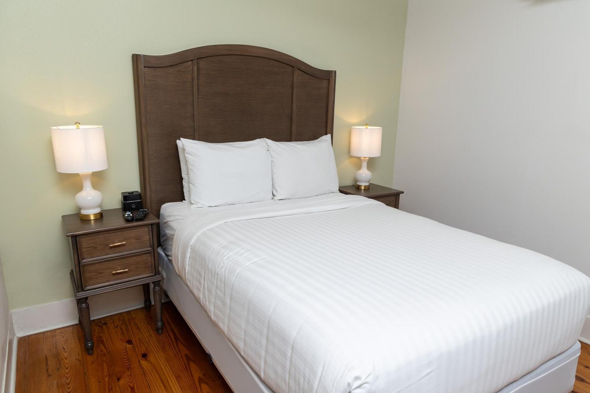 Inn On St. Peter, A French Quarter Guest Houses Property Ню Орлиънс Екстериор снимка