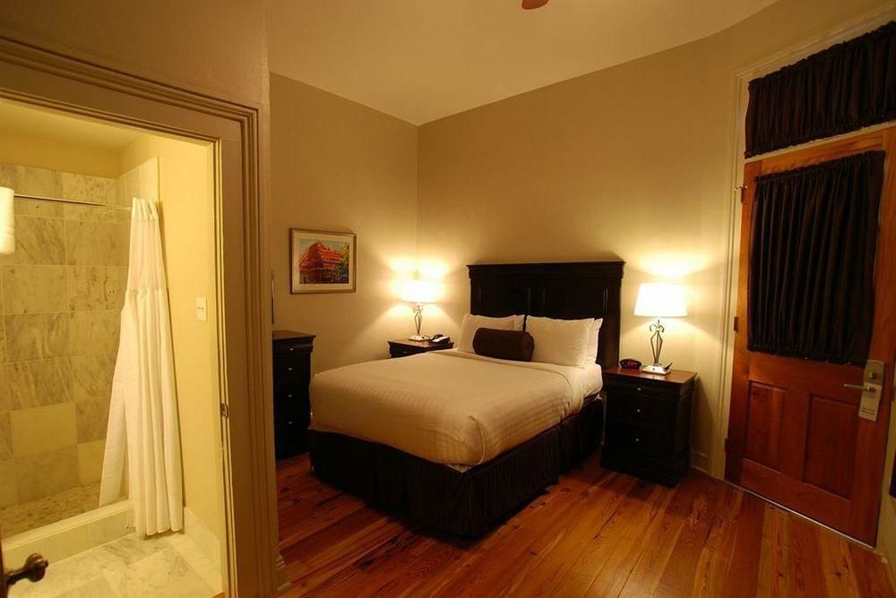 Inn On St. Peter, A French Quarter Guest Houses Property Ню Орлиънс Екстериор снимка